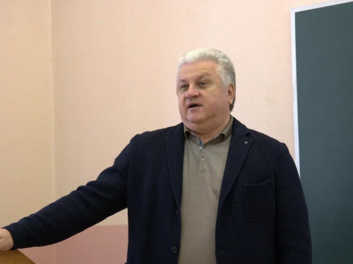KSYuN0-ZUJk.jpg